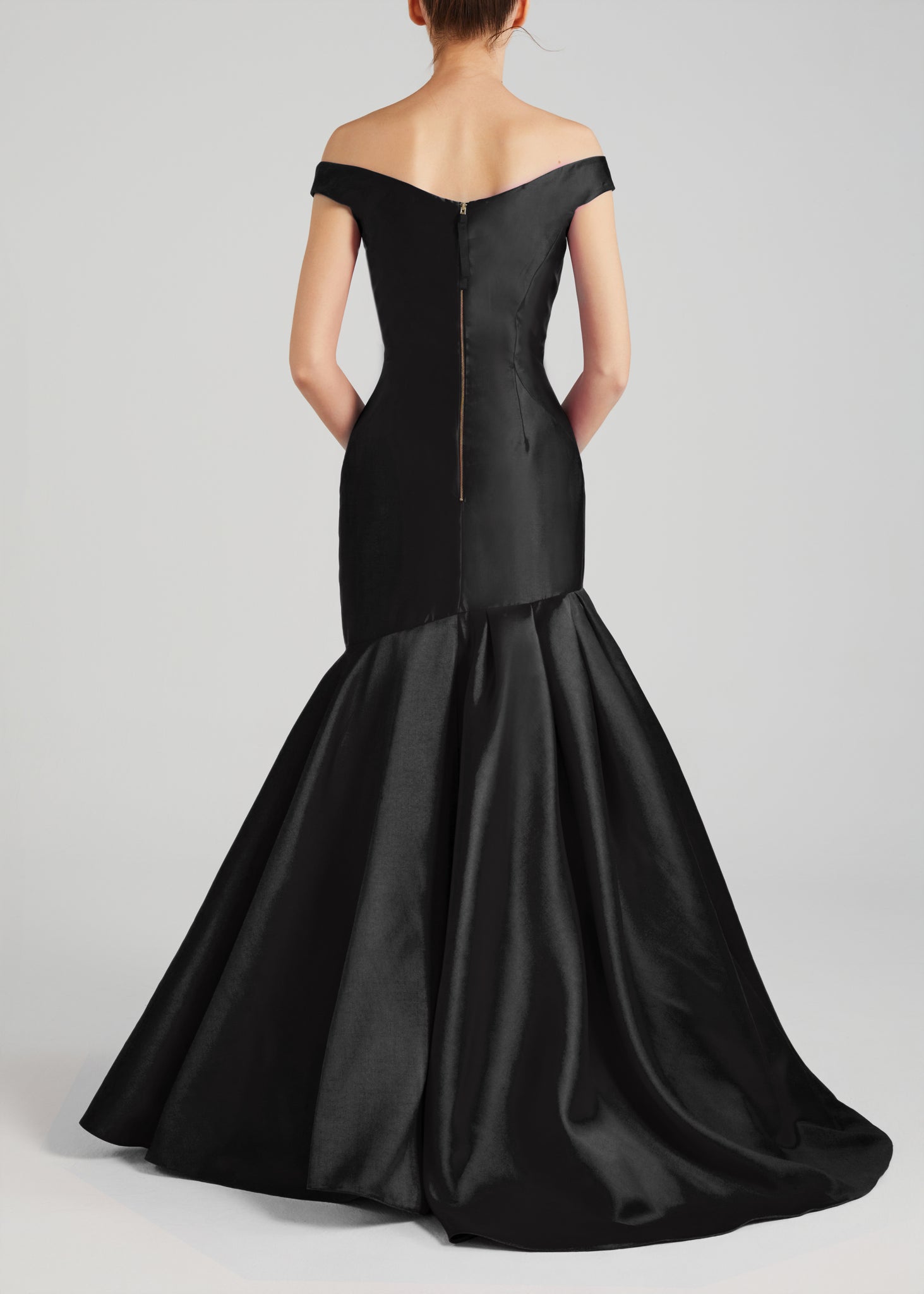 New Season: Adele in Noir
