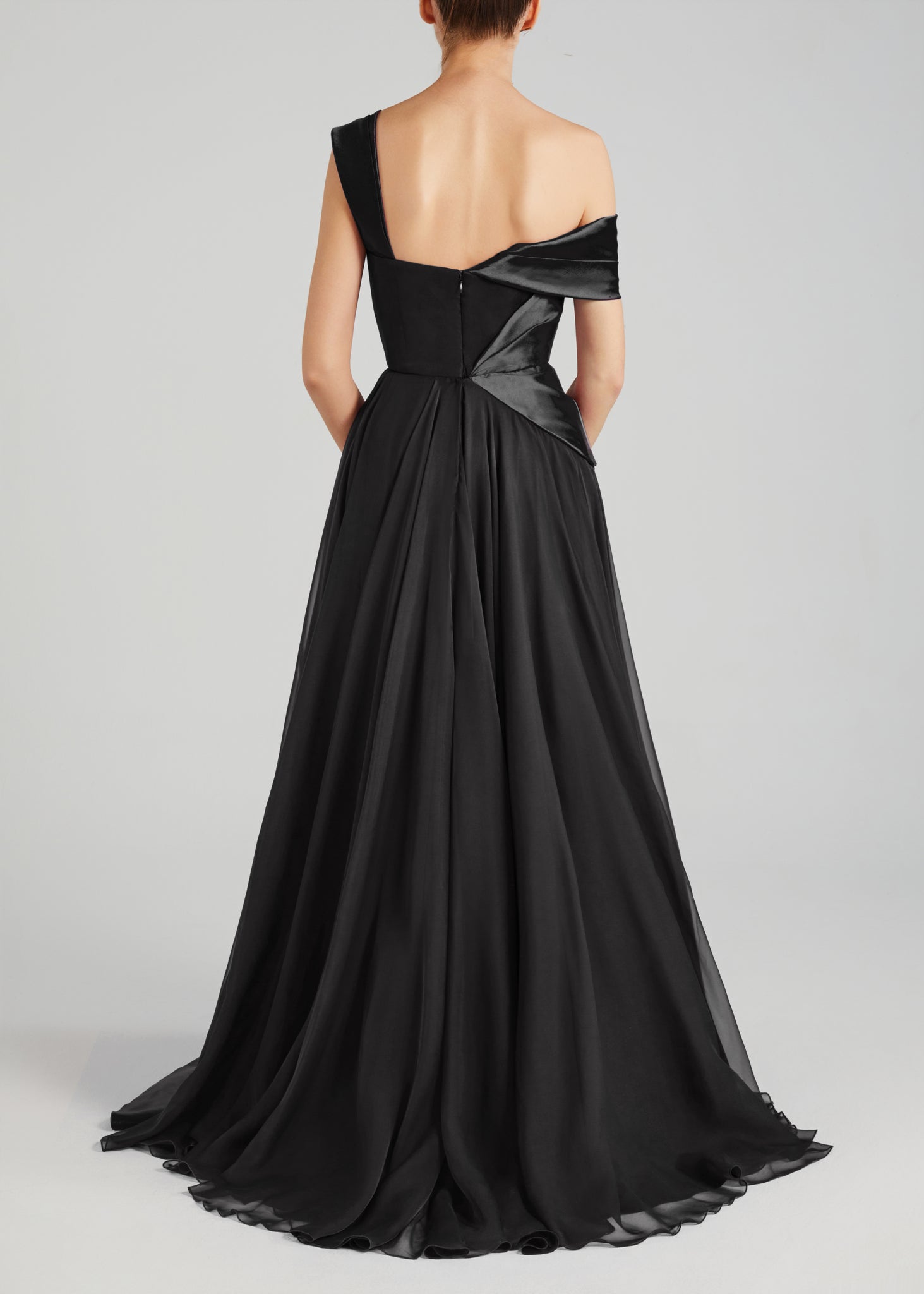 New Season: Evana in Noir
