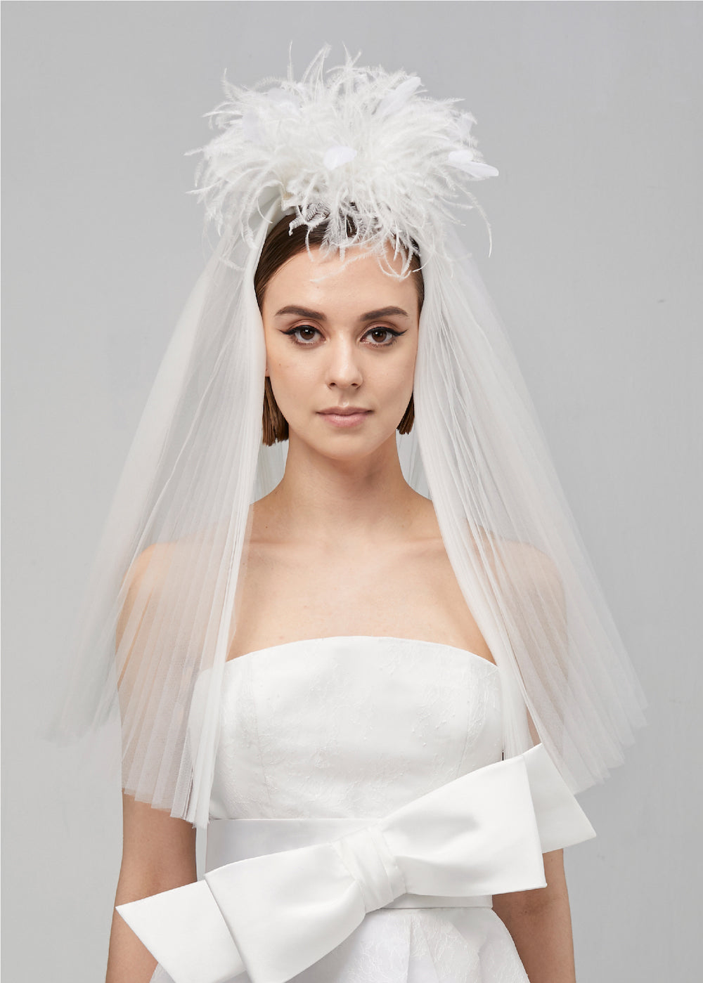 White Story: Pleated Veil With Feathers